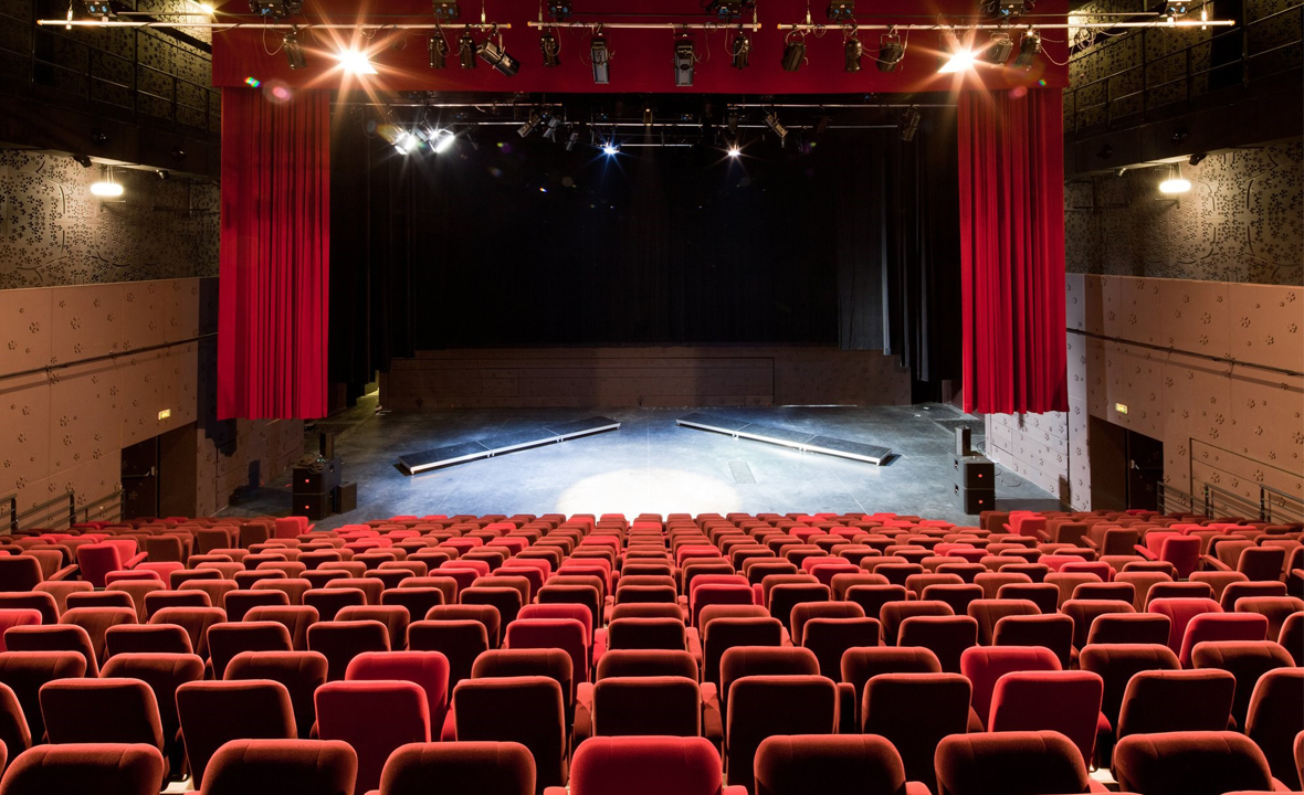 Международный театральный фестиваль “Кварталы искусств” в ГЕЛЕНДЖИКЕ
